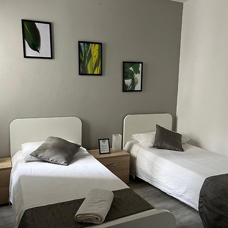 F4 Room 2, Private Room Two Single Beds Shared Bathroom Msida Εξωτερικό φωτογραφία