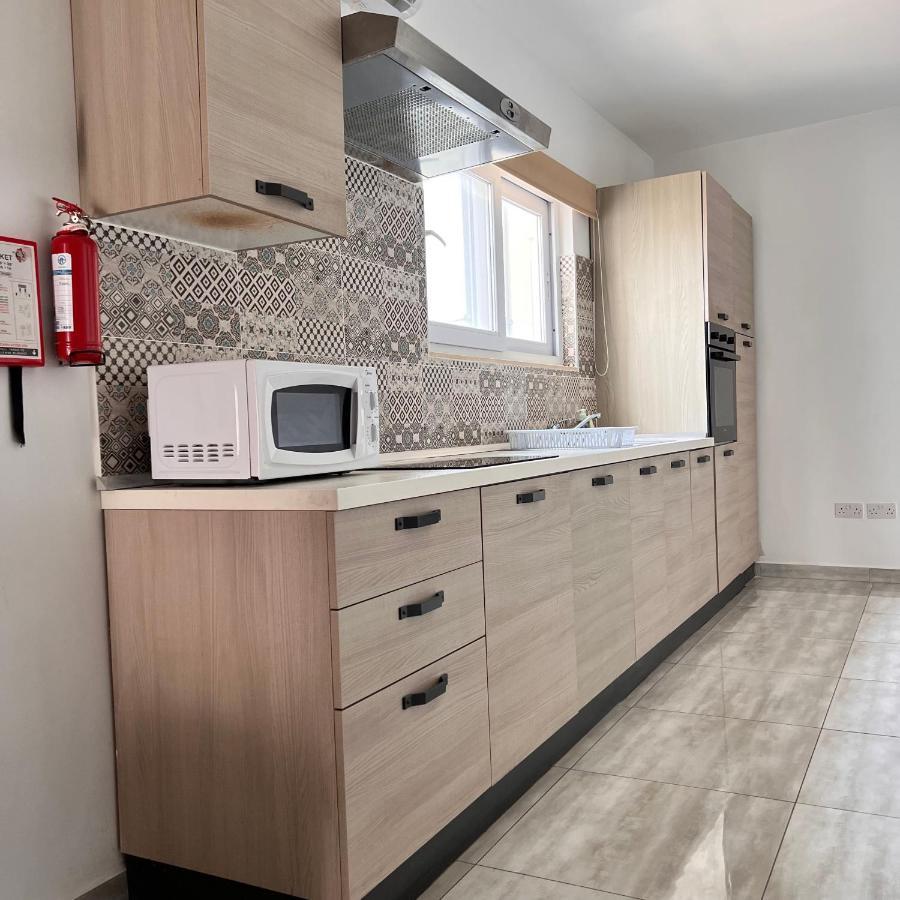 F4 Room 2, Private Room Two Single Beds Shared Bathroom Msida Εξωτερικό φωτογραφία