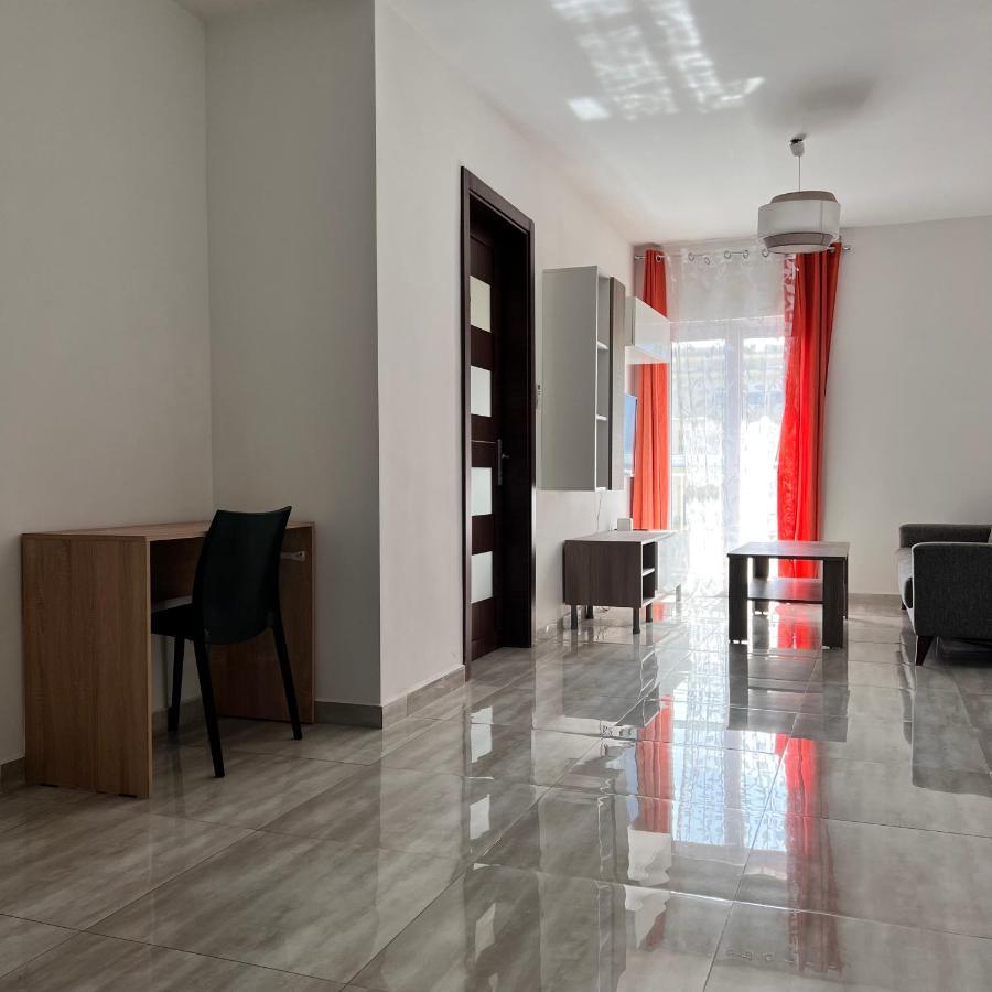 F4 Room 2, Private Room Two Single Beds Shared Bathroom Msida Εξωτερικό φωτογραφία