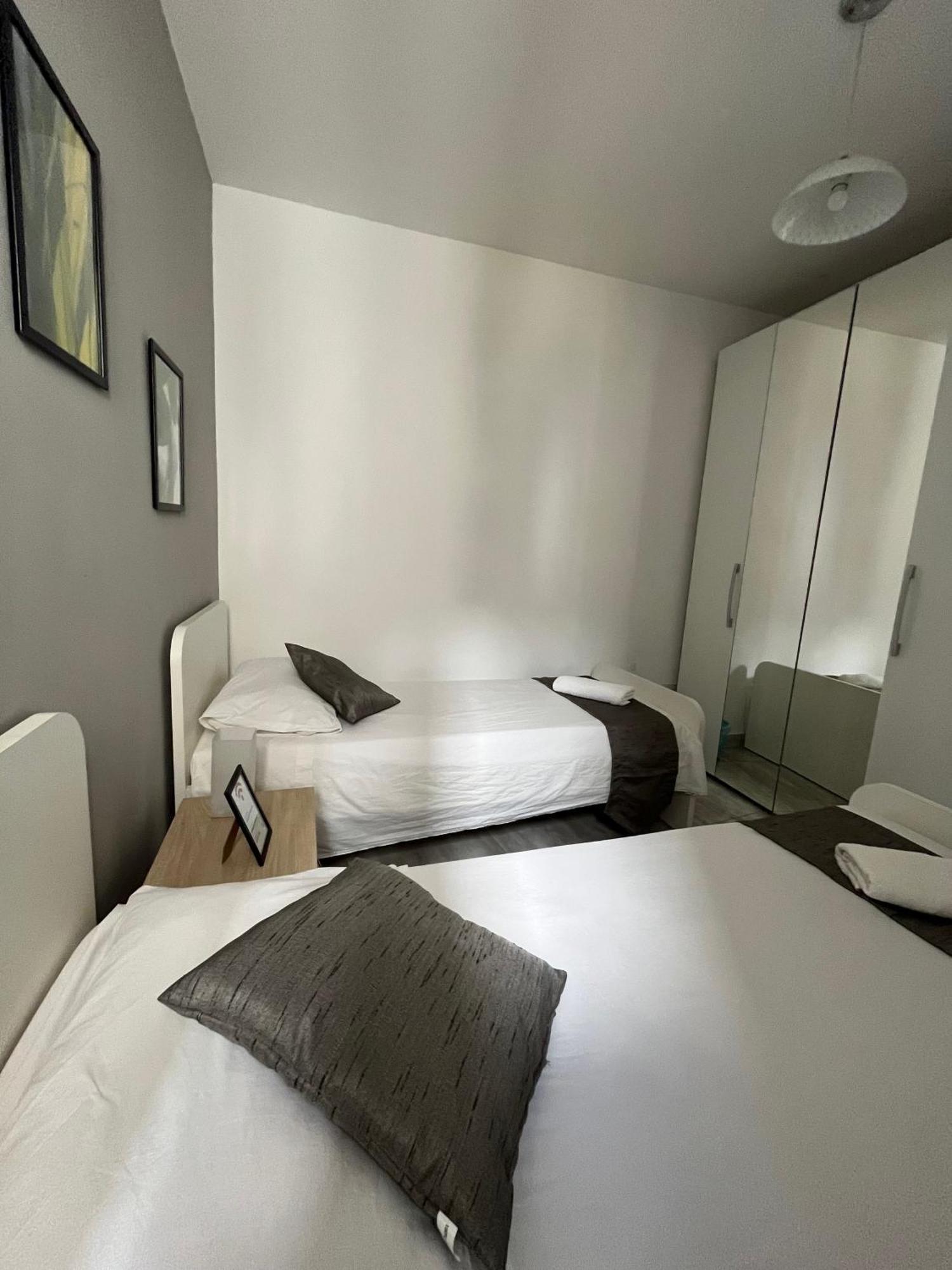 F4 Room 2, Private Room Two Single Beds Shared Bathroom Msida Εξωτερικό φωτογραφία