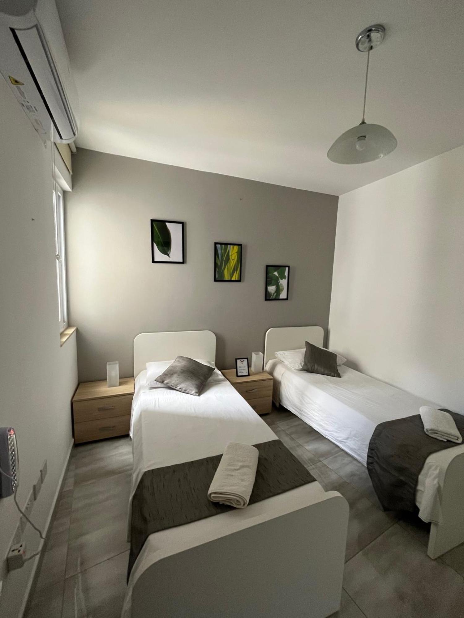 F4 Room 2, Private Room Two Single Beds Shared Bathroom Msida Εξωτερικό φωτογραφία